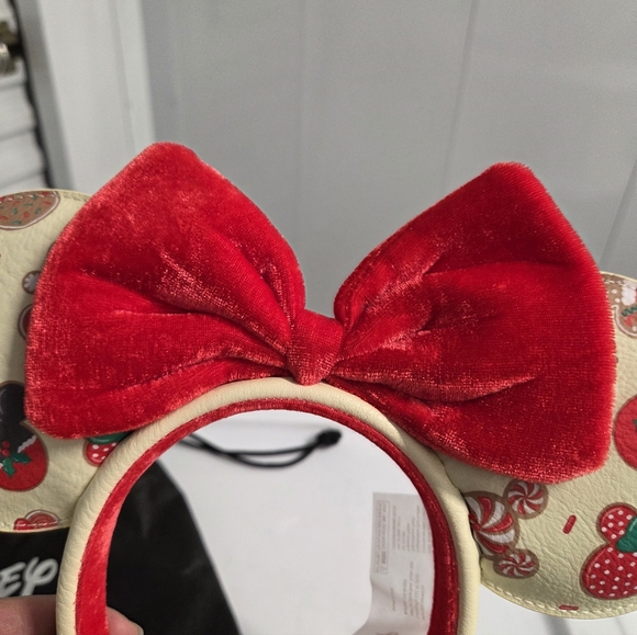 Loungefly Minnie Mouse Christmas Ear Headband - Picture 6 of 10